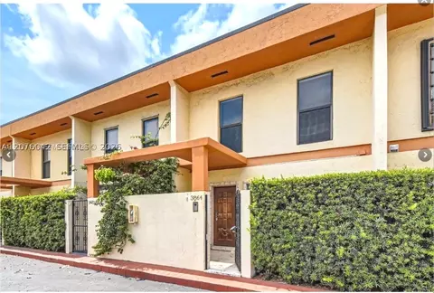 3864 NE 167th St #5, North Miami Beach, FL 33160