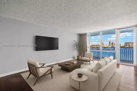 301 174th St #901, Sunny Isles Beach, FL 33160