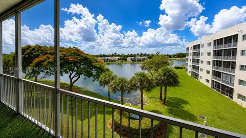 10750 NW 66th St #413, Doral, FL 33178
