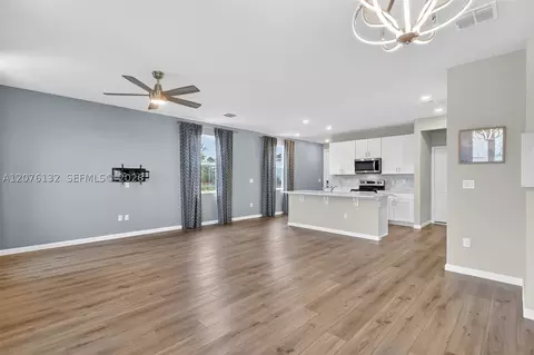 Living - 5610 SEdgewater Cir, Stuart, FL 34997 photo 2 of 7