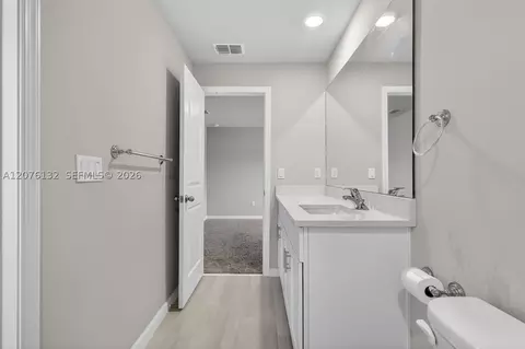 Bath - 5610 SEdgewater Cir, Stuart, FL 34997 photo 4 of 4