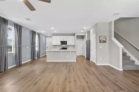 Living - 5610 SEdgewater Cir, Stuart, FL 34997 photo 6 of 7