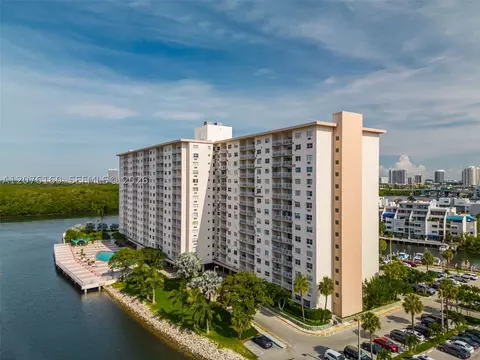 400 Kings Point Dr #822-23, Sunny Isles Beach, FL 33160