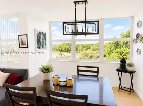 1100 Saint Charles Pl #504, Pembroke Pines, FL 33026