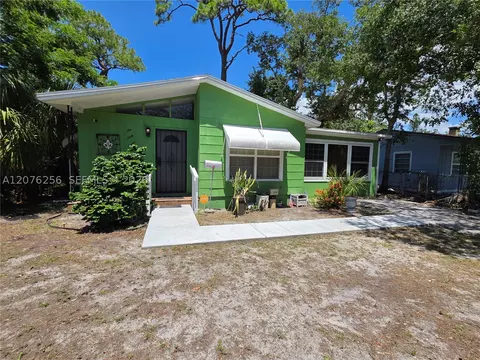 667 W Harbor Dr, Saint Petersburg, FL 33705