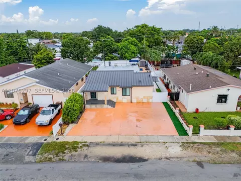 View/Area - 233 W 39th Pl, Hialeah, FL 33012 photo 1 of 10
