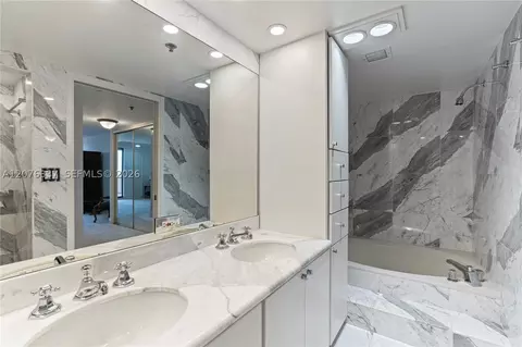 Bath - Undisclosed, Key Biscayne, FL 33149 photo 4 of 7