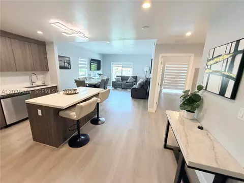 1938 Jackson St #202, Hollywood, FL 33020