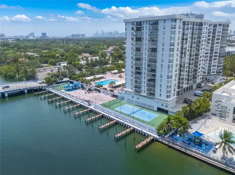 4101 Pine Tree Dr #1105, Miami Beach, FL 33140