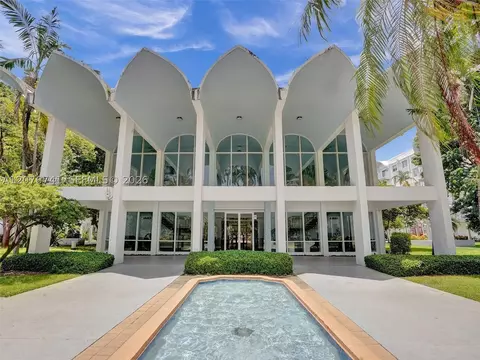 496 NW 165th St Rd #D-310, Miami, FL 33169