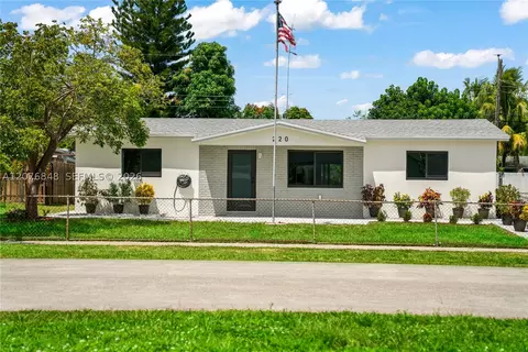 220 N 69th Ter, Hollywood, FL 33024