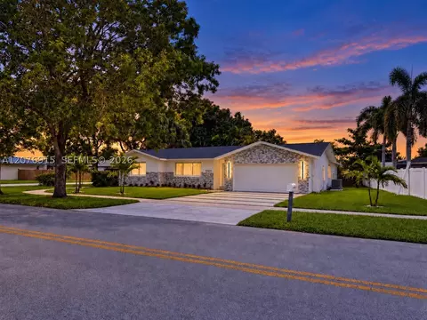 8300 SW 26th Pl, Davie, FL 33328