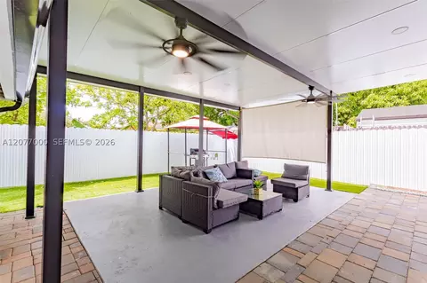Exterior - 350 W 16th St, Hialeah, FL 33010 photo 2 of 4