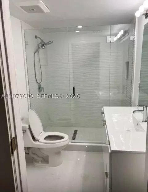 Bath - 350 W 16th St, Hialeah, FL 33010 photo 3 of 5