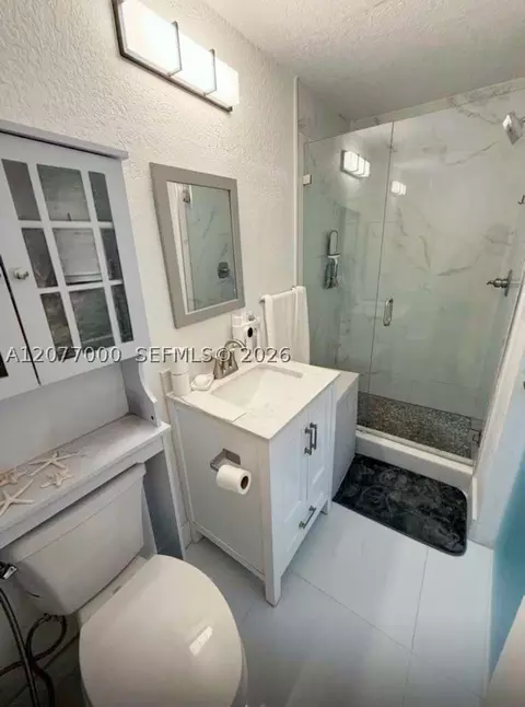 Bath - 350 W 16th St, Hialeah, FL 33010 photo 4 of 5
