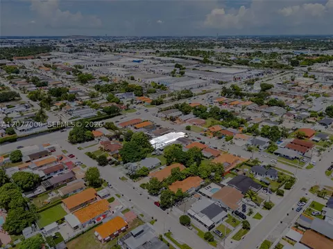 View/Area - 350 W 16th St, Hialeah, FL 33010 photo 9 of 11