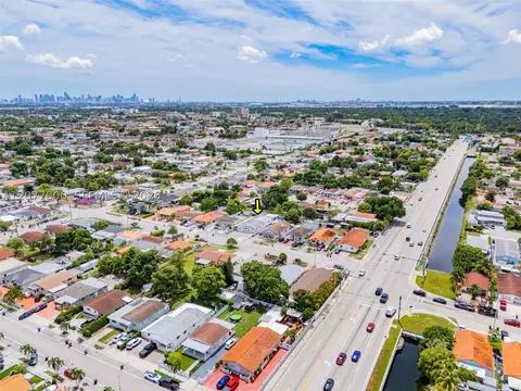 View/Area - 350 W 16th St, Hialeah, FL 33010 photo 10 of 11