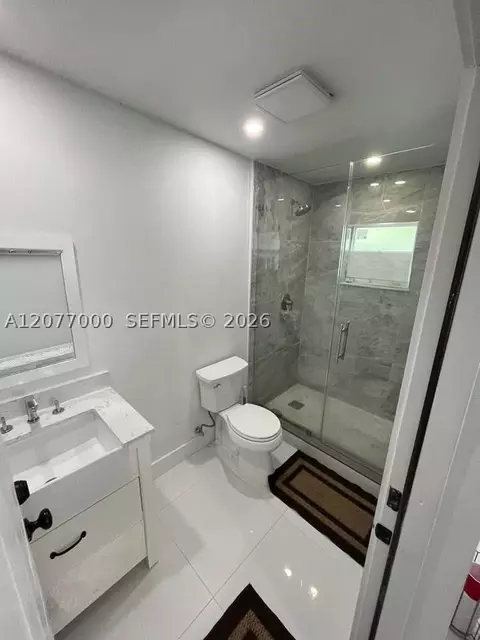 Bath - 350 W 16th St, Hialeah, FL 33010 photo 2 of 5