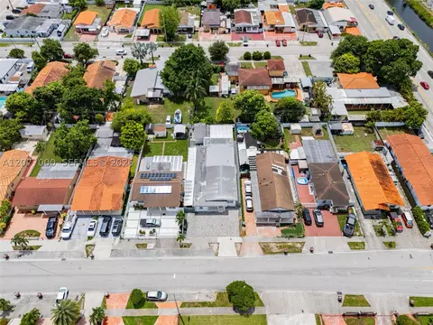 View/Area - 350 W 16th St, Hialeah, FL 33010 photo 4 of 11