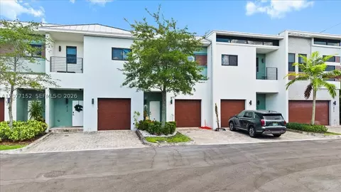 808 NW 44th Ter, Plantation, FL 33317