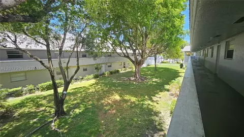 17255 SW 95th Ave #211, Palmetto Bay, FL 33157
