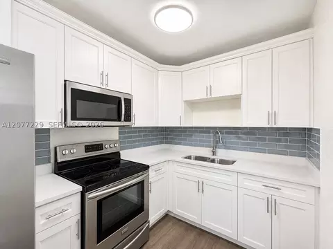 3380 NW 8th St, Lauderhill, FL 33311