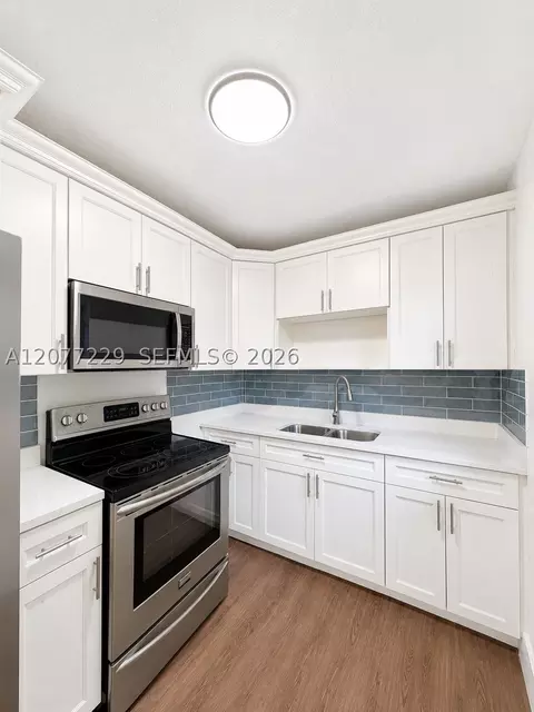 3380 NW 8th St, Lauderhill, FL 33311