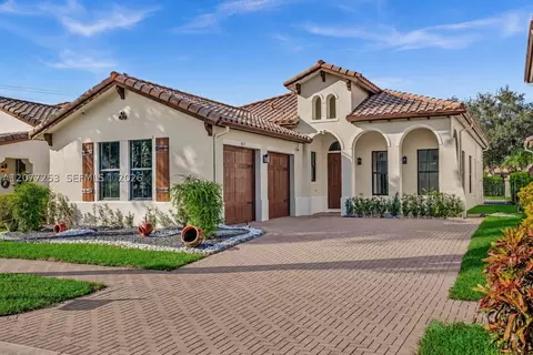 8527 NW 39th Ct, Hollywood, FL 33024