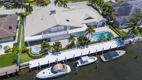2820 NE 44th St, Lighthouse Point, FL 33064