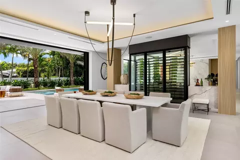 Dining - 6200 SW 123rd Ter, Pinecrest, FL 33156 photo 1 of 4