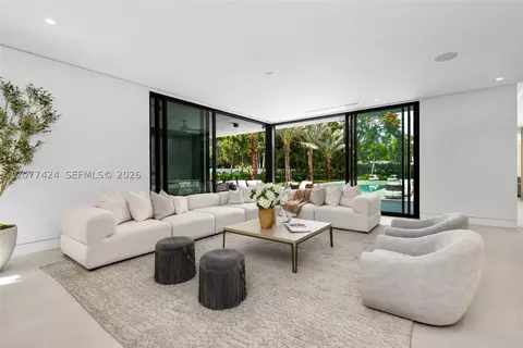 Living - 6200 SW 123rd Ter, Pinecrest, FL 33156 photo 9 of 12