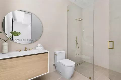 Bath - 6200 SW 123rd Ter, Pinecrest, FL 33156 photo 9 of 11