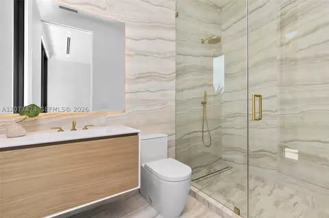 Bath - 6200 SW 123rd Ter, Pinecrest, FL 33156 photo 6 of 11