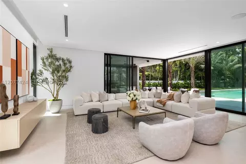 Living - 6200 SW 123rd Ter, Pinecrest, FL 33156 photo 6 of 12