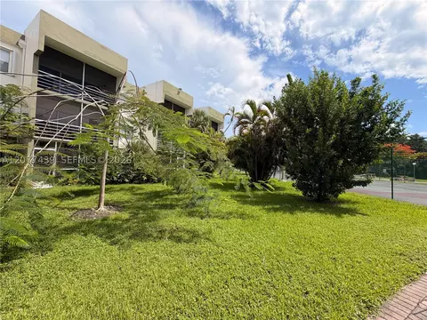 4235 N University Dr #103, Sunrise, FL 33351