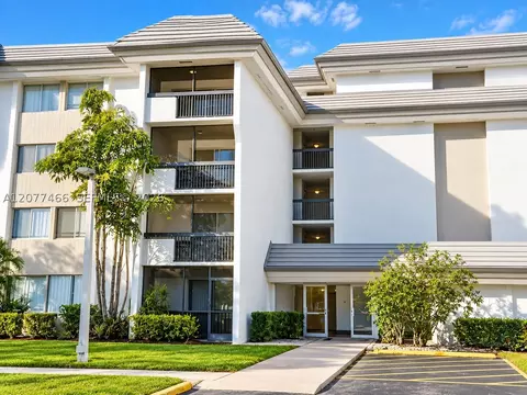 721 N Pine Island Rd #213, Plantation, FL 33324