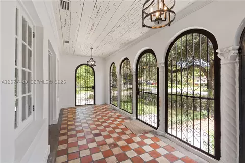Exterior - 1202 Granada Blvd, Coral Gables, FL 33134 photo 3 of 10