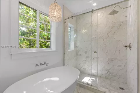 Bath - 1202 Granada Blvd, Coral Gables, FL 33134 photo 3 of 5