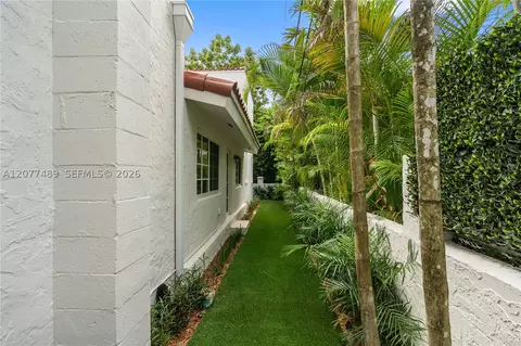 Exterior - 1202 Granada Blvd, Coral Gables, FL 33134 photo 9 of 10
