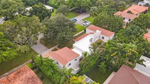 View/Area - 1202 Granada Blvd, Coral Gables, FL 33134 photo 1 of 4