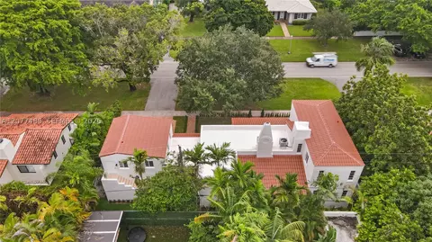 View/Area - 1202 Granada Blvd, Coral Gables, FL 33134 photo 3 of 4