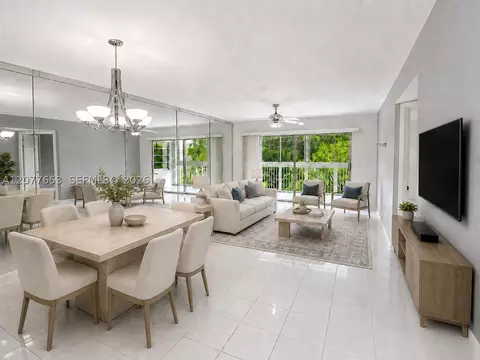 12601 SW 13th St #315G, Pembroke Pines, FL 33027