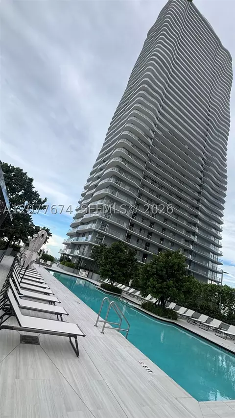 1400 Biscayne Blvd #2106, Miami, FL 33132