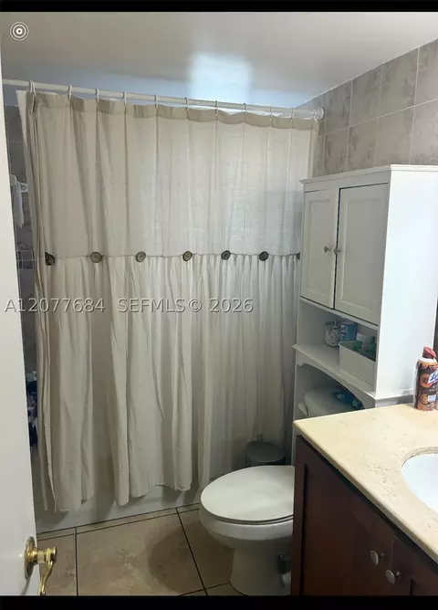 4550 NW 9th St #821E, Miami, FL 33126