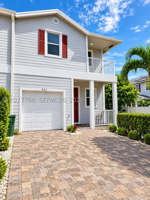 921 SE 18th St, Homestead, FL 33034