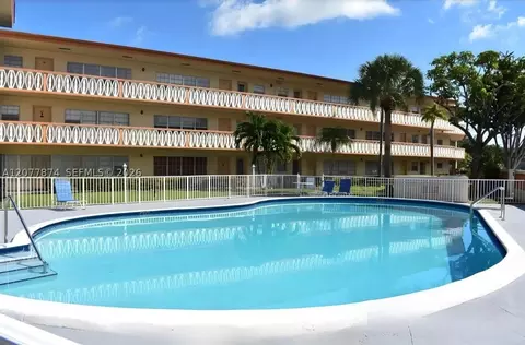 1885 NE 121st St #16, North Miami, FL 33181