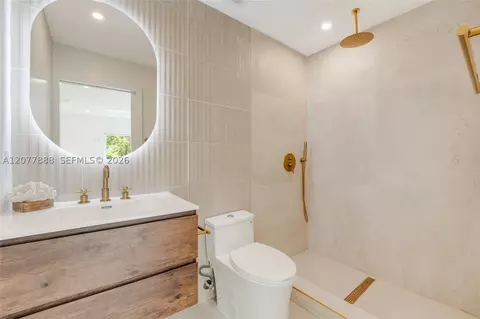 Bath - 8318 NE 3rd Ct, Miami, FL 33138 photo 7 of 10