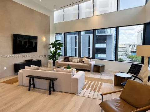 225 N Miami Ave #2810, Miami, FL 33128