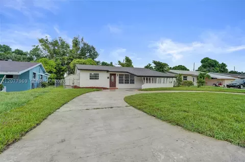 6761 Pershing St, Hollywood, FL 33024