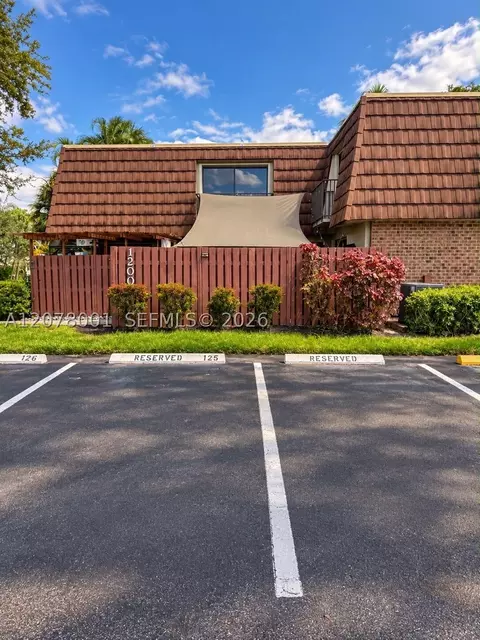 1200 SW 118th Ter #1200, Davie, FL 33325
